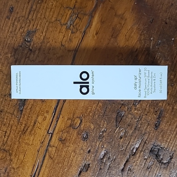 ALO Daily SPF Moisturizer - Picture 2 of 5